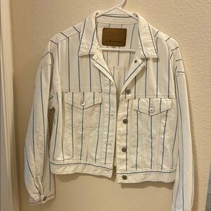 American Eagle Outfitters Cream and Blue Jean Jacket